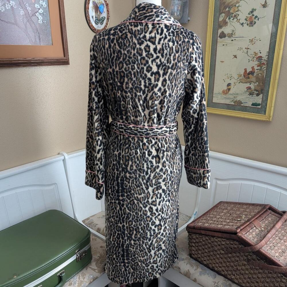 Nick & Nora Leopard Print Robe with Pink trim - Picture 3 of 5